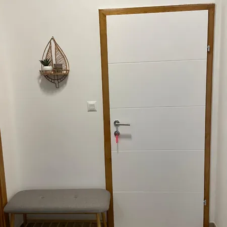 Apartment Topic -