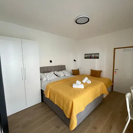 Topic - Apartment *