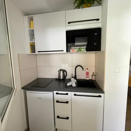 Apartment Topic -