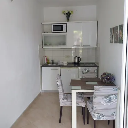 Topic - Apartment *