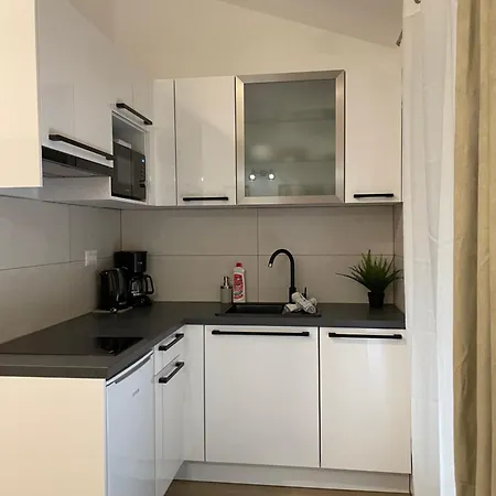 Apartment Topic - Promajna
