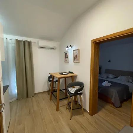 Topic - Apartment Promajna