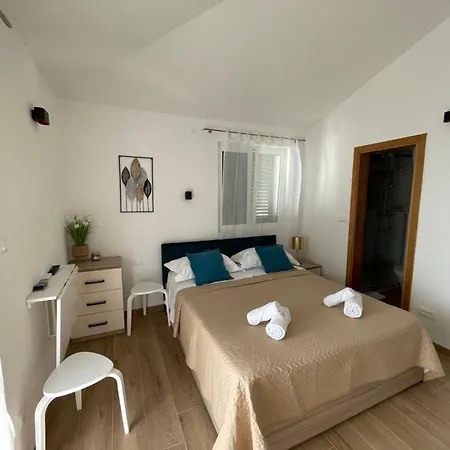 Apartment Topic -