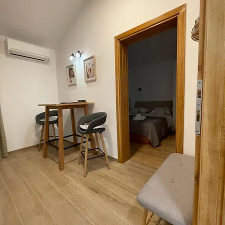 Apartment Topic -